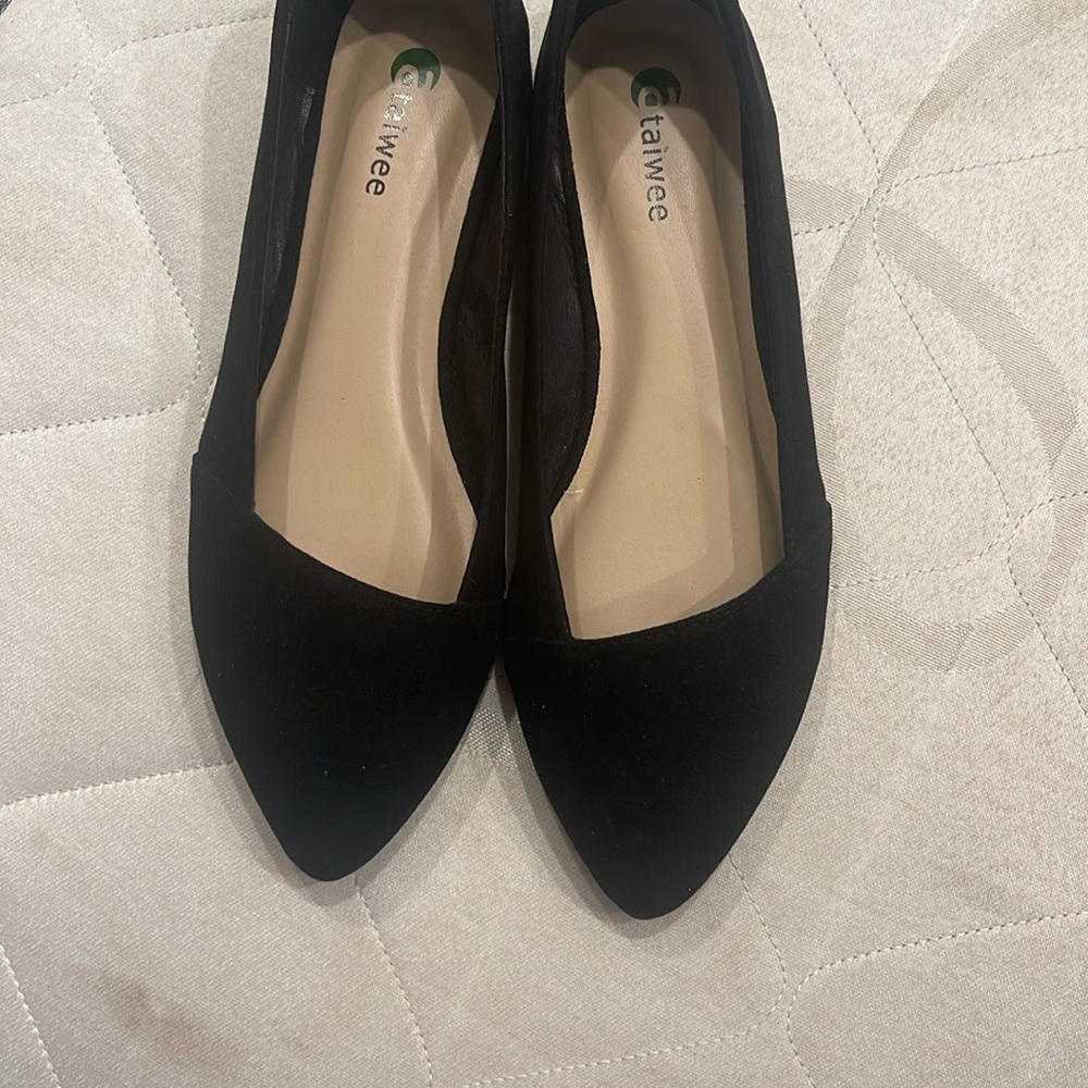 Women's Black Flats